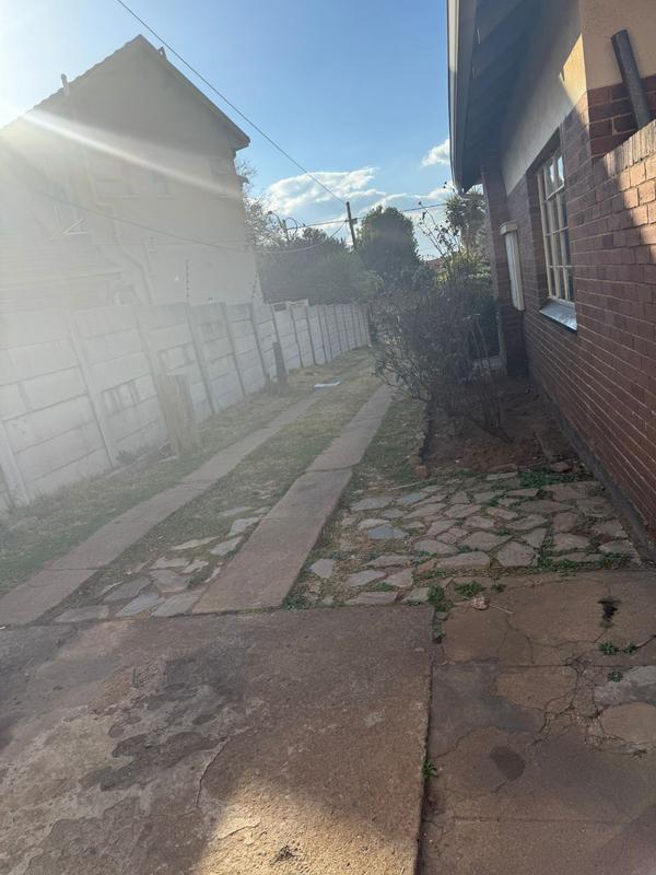 To Let 3 Bedroom Property for Rent in Robertsham Gauteng