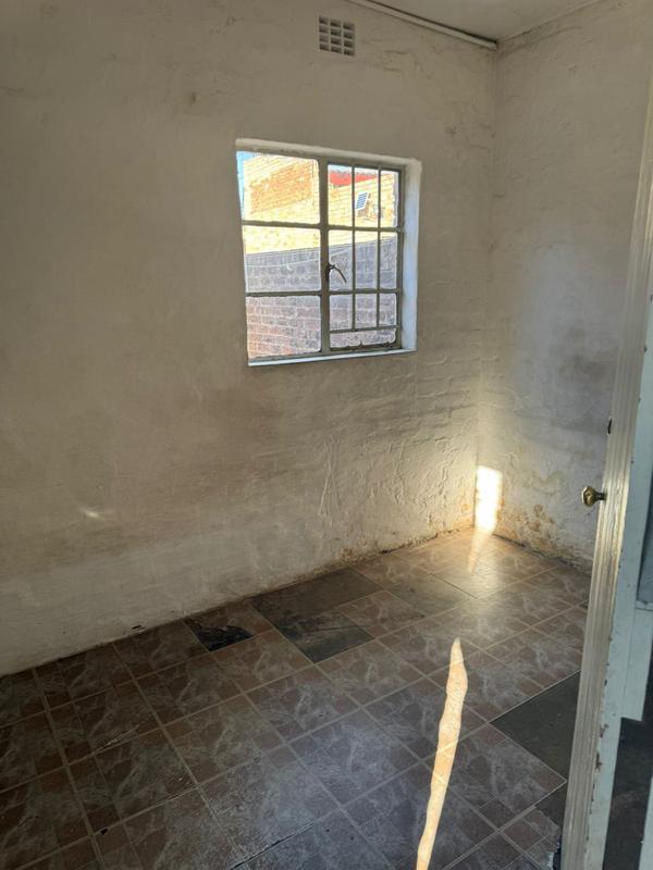 To Let 3 Bedroom Property for Rent in Robertsham Gauteng
