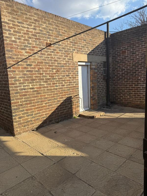 To Let 3 Bedroom Property for Rent in Robertsham Gauteng