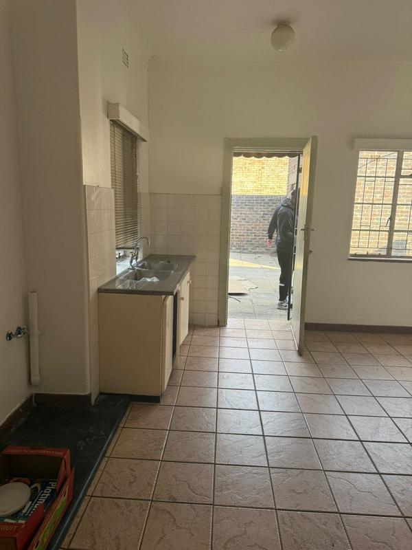 To Let 3 Bedroom Property for Rent in Robertsham Gauteng