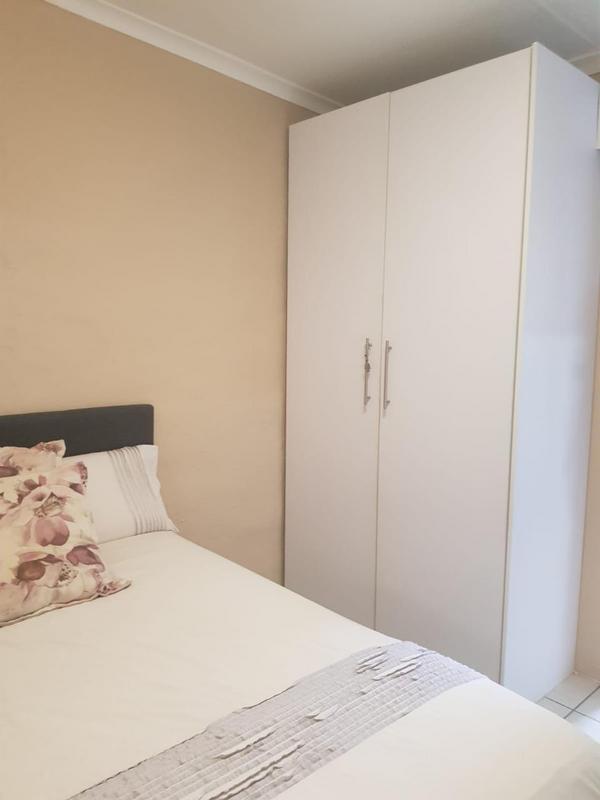 2 Bedroom Property for Sale in Waverley Gauteng