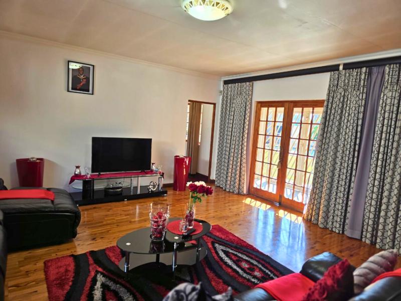 4 Bedroom Property for Sale in Van Riebeeck Park Gauteng