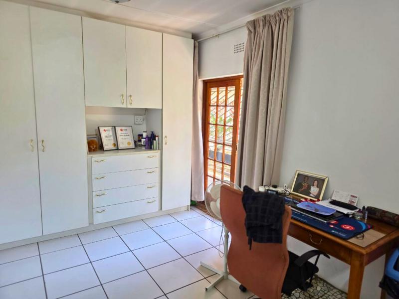 4 Bedroom Property for Sale in Van Riebeeck Park Gauteng