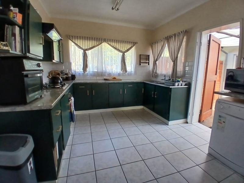 4 Bedroom Property for Sale in Magalieskruin Gauteng
