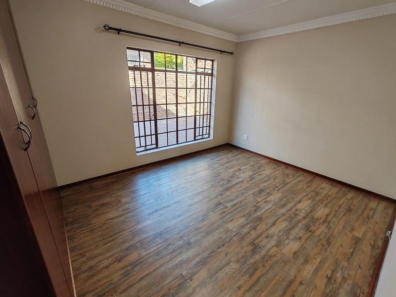 4 Bedroom Property for Sale in Magalieskruin Gauteng