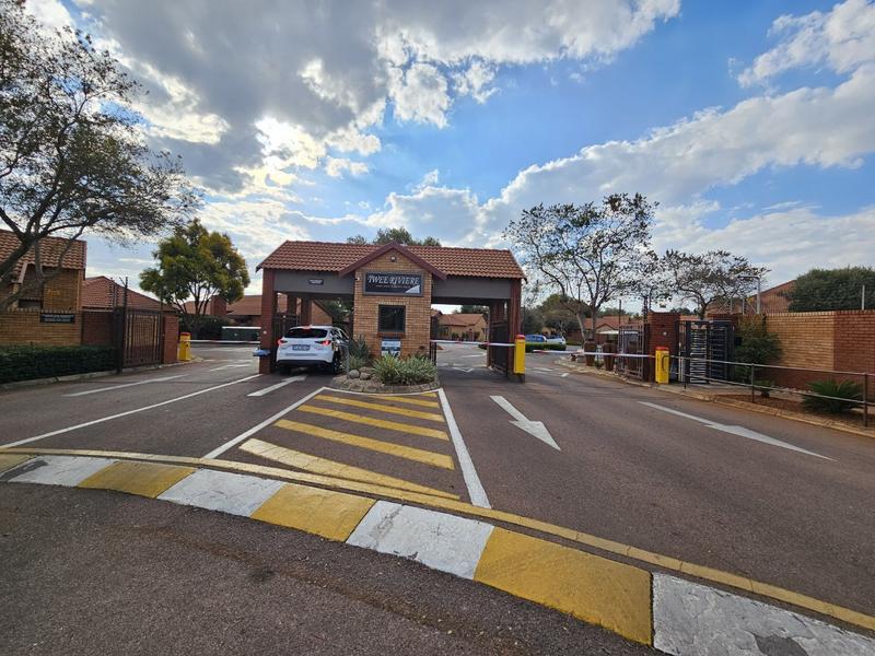 1 Bedroom Property for Sale in Montana Tuine Gauteng