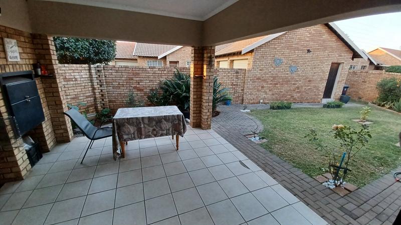 3 Bedroom Property for Sale in Annlin Gauteng