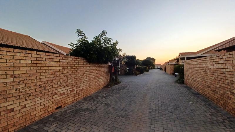 3 Bedroom Property for Sale in Annlin Gauteng
