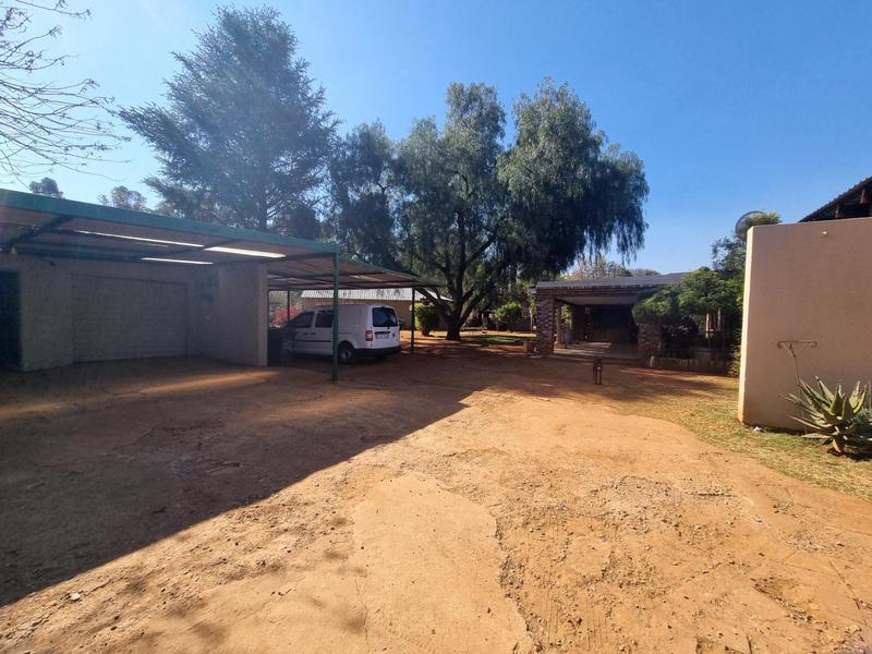 5 Bedroom Property for Sale in Walker Fruit Farms Gauteng
