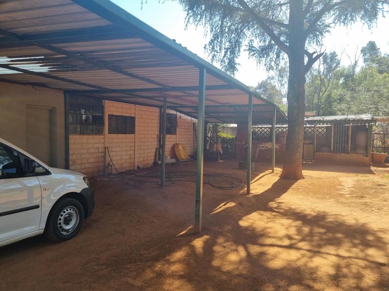 5 Bedroom Property for Sale in Walker Fruit Farms Gauteng
