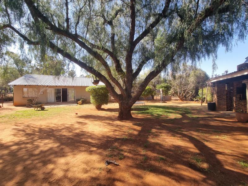 5 Bedroom Property for Sale in Walker Fruit Farms Gauteng