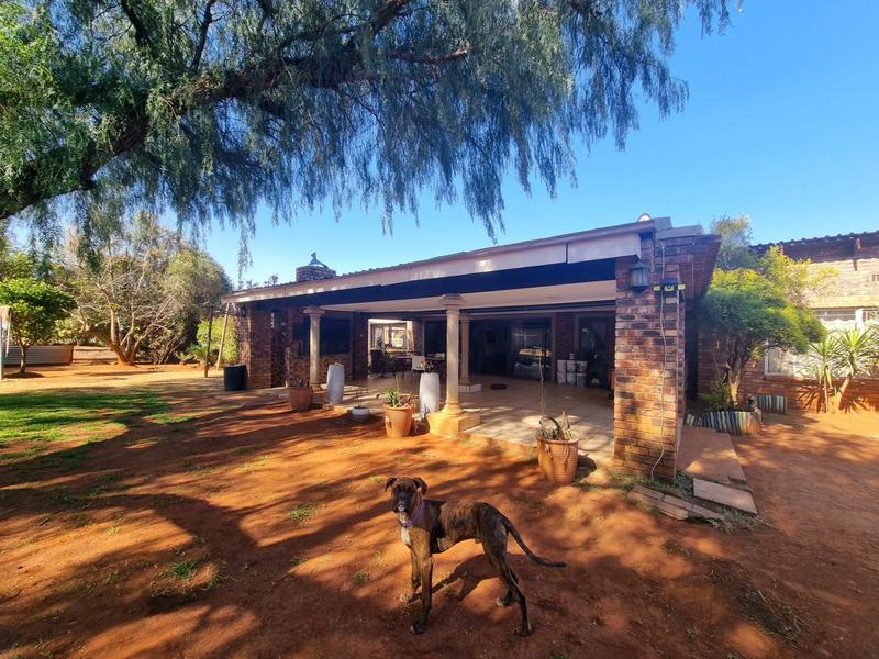 5 Bedroom Property for Sale in Walker Fruit Farms Gauteng