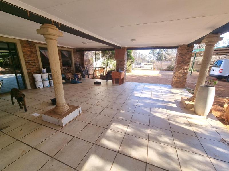 5 Bedroom Property for Sale in Walker Fruit Farms Gauteng