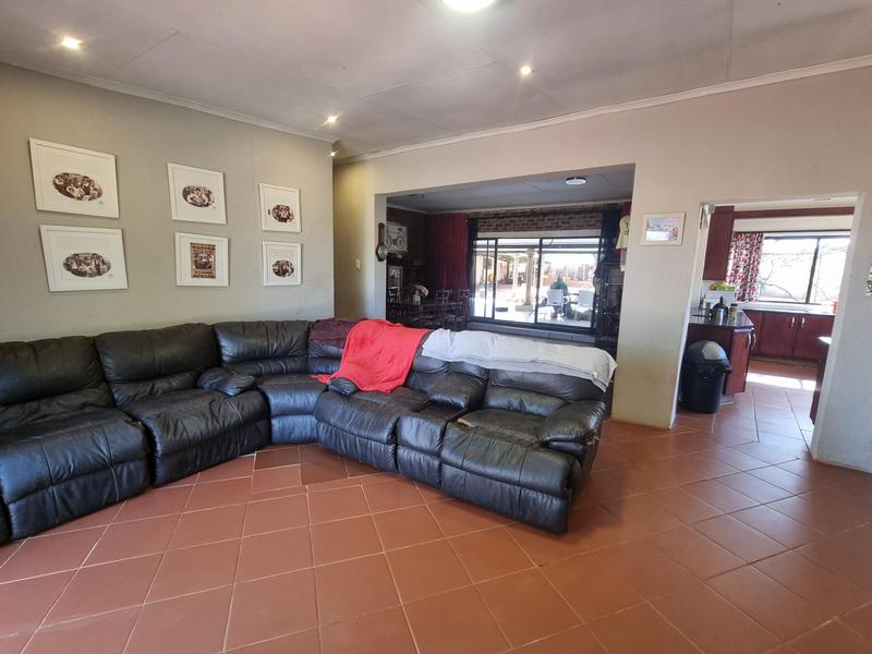 5 Bedroom Property for Sale in Walker Fruit Farms Gauteng