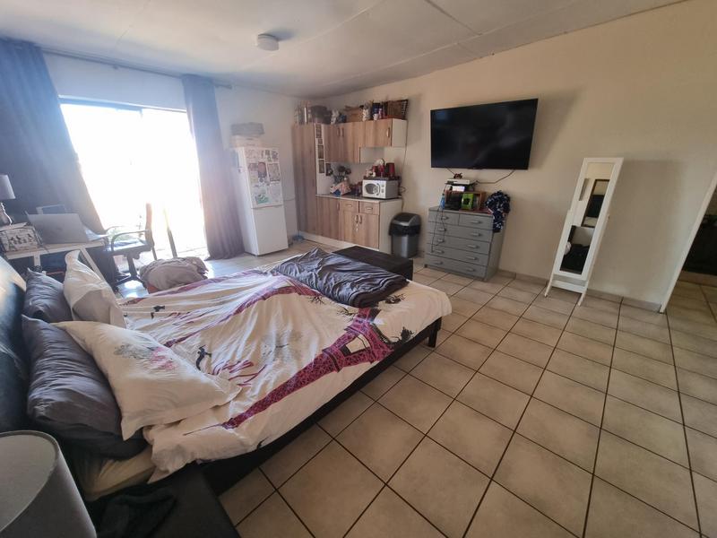 5 Bedroom Property for Sale in Walker Fruit Farms Gauteng