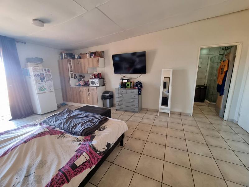 5 Bedroom Property for Sale in Walker Fruit Farms Gauteng