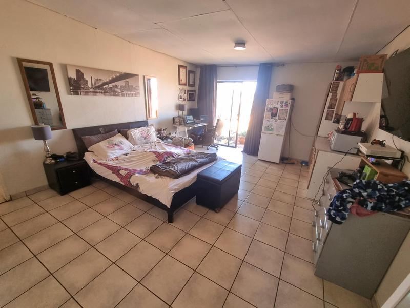 5 Bedroom Property for Sale in Walker Fruit Farms Gauteng