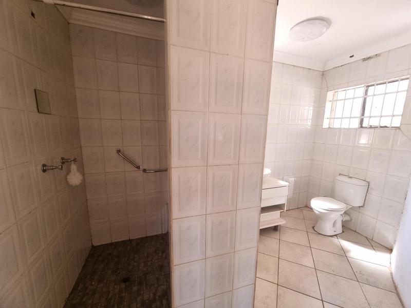 5 Bedroom Property for Sale in Walker Fruit Farms Gauteng