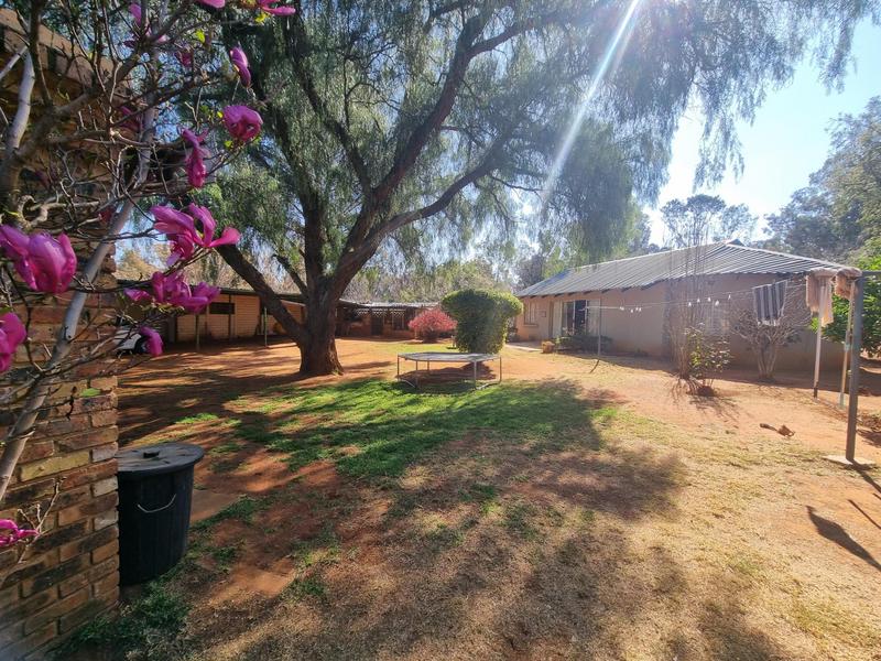 5 Bedroom Property for Sale in Walker Fruit Farms Gauteng