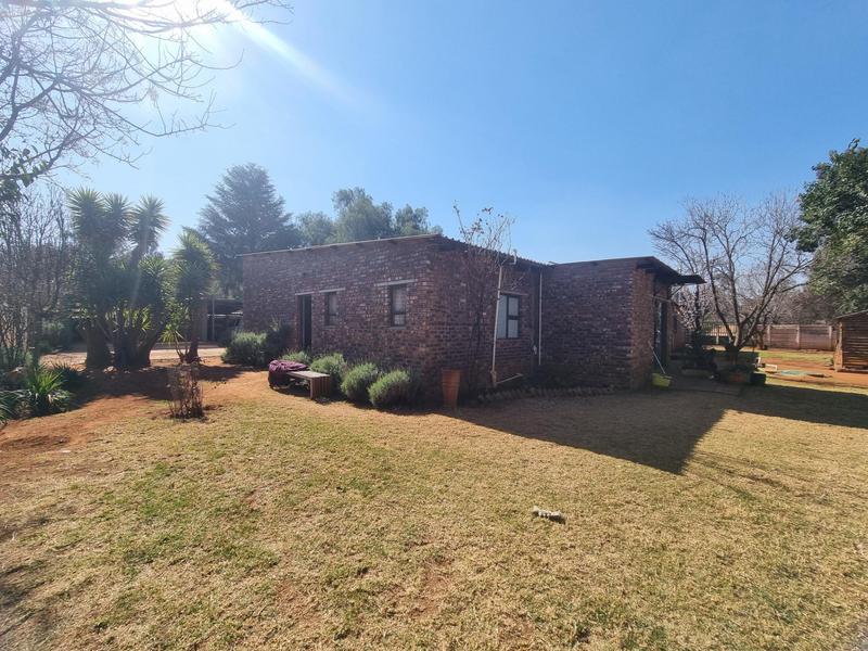 5 Bedroom Property for Sale in Walker Fruit Farms Gauteng