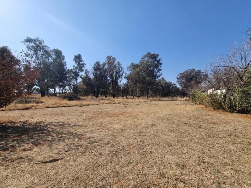 5 Bedroom Property for Sale in Walker Fruit Farms Gauteng