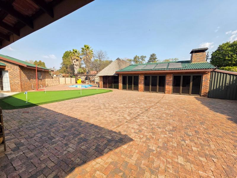 3 Bedroom Property for Sale in Golf Park Gauteng