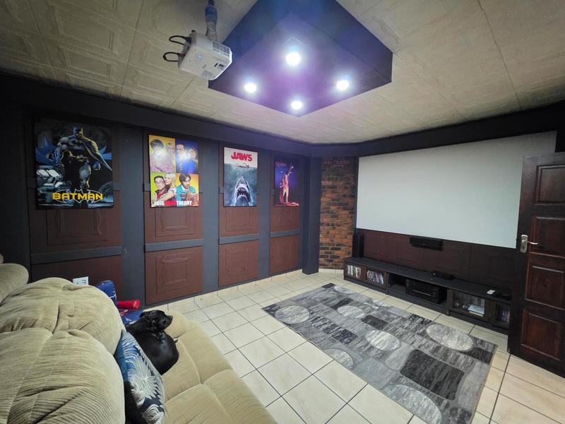 3 Bedroom Property for Sale in Golf Park Gauteng
