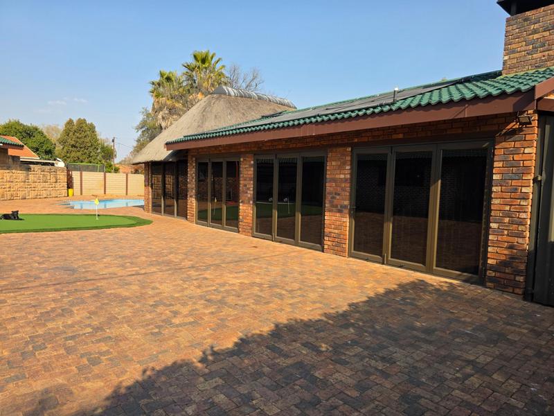 3 Bedroom Property for Sale in Golf Park Gauteng