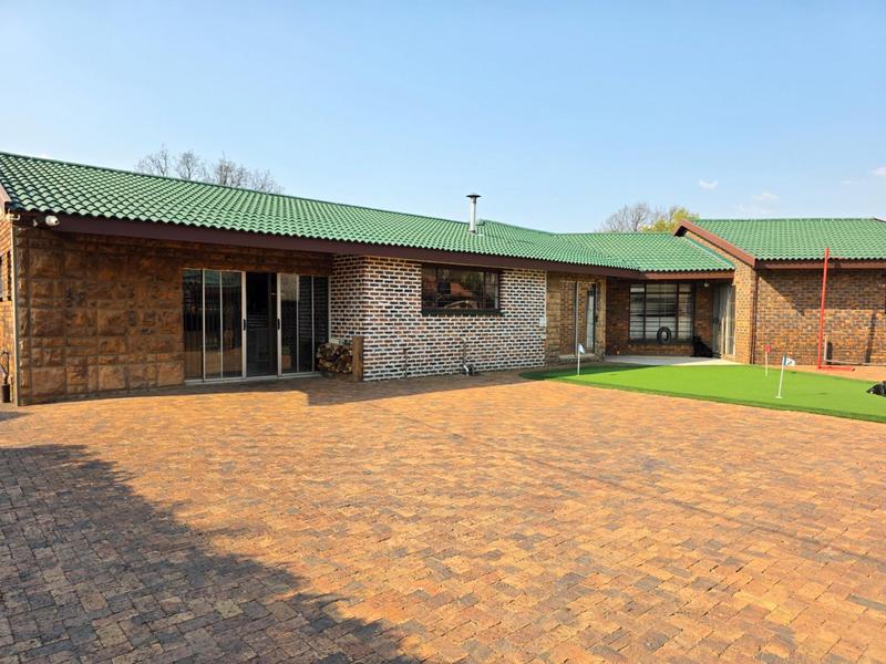 3 Bedroom Property for Sale in Golf Park Gauteng