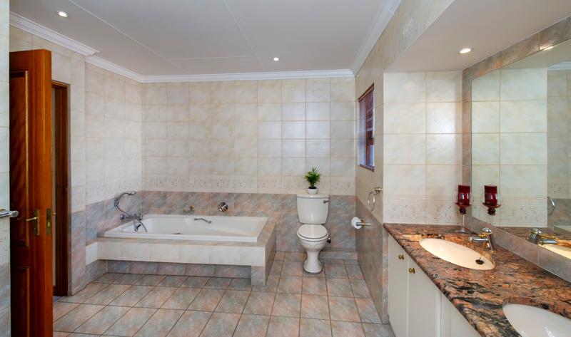 3 Bedroom Property for Sale in Sunninghill Gauteng