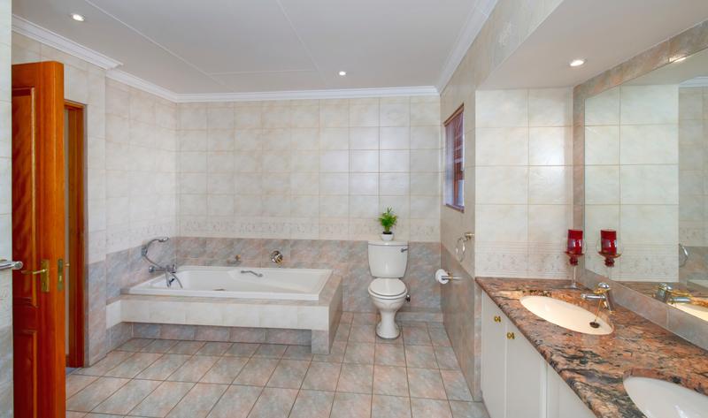 3 Bedroom Property for Sale in Sunninghill Gauteng