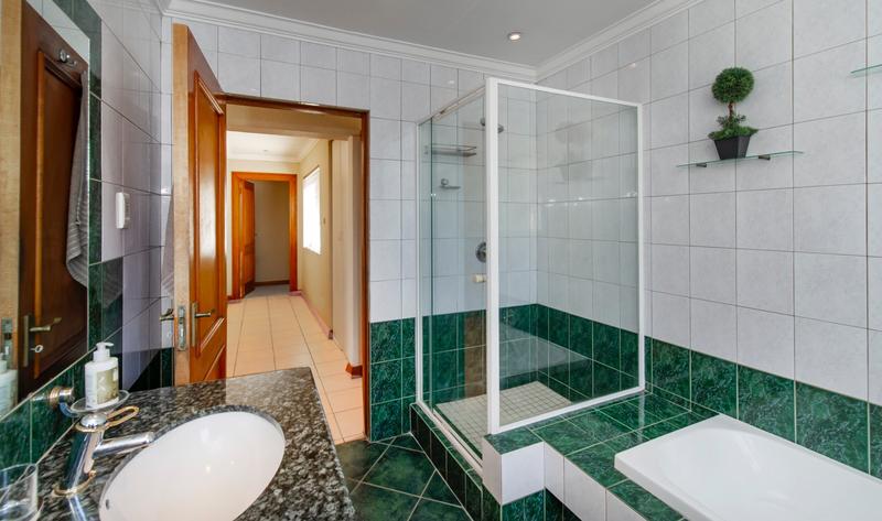 3 Bedroom Property for Sale in Sunninghill Gauteng