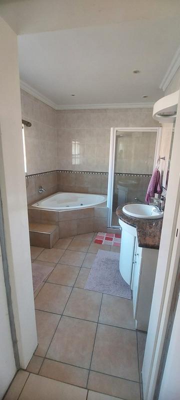 6 Bedroom Property for Sale in Laudium Gauteng