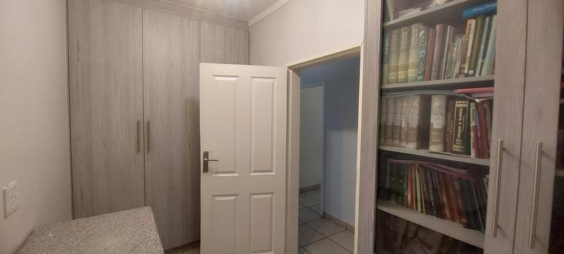 6 Bedroom Property for Sale in Laudium Gauteng