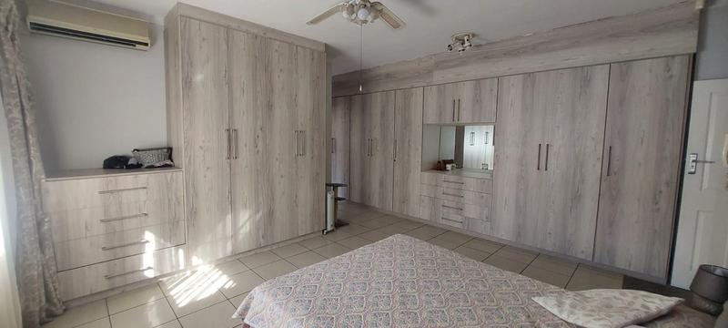 6 Bedroom Property for Sale in Laudium Gauteng