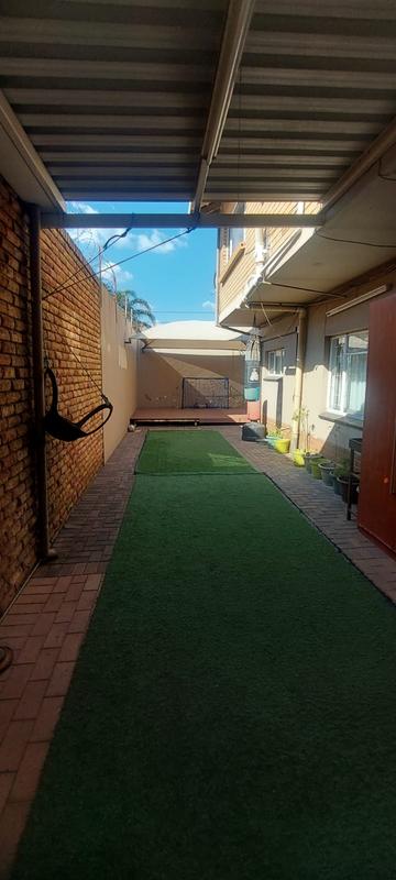 6 Bedroom Property for Sale in Laudium Gauteng