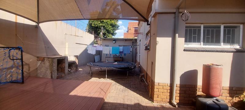 6 Bedroom Property for Sale in Laudium Gauteng