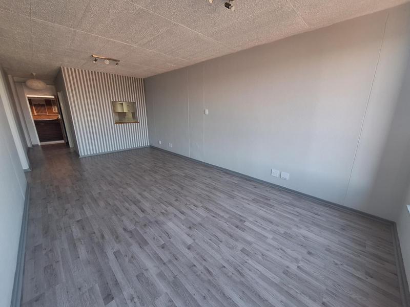 1 Bedroom Property for Sale in La Montagne Gauteng