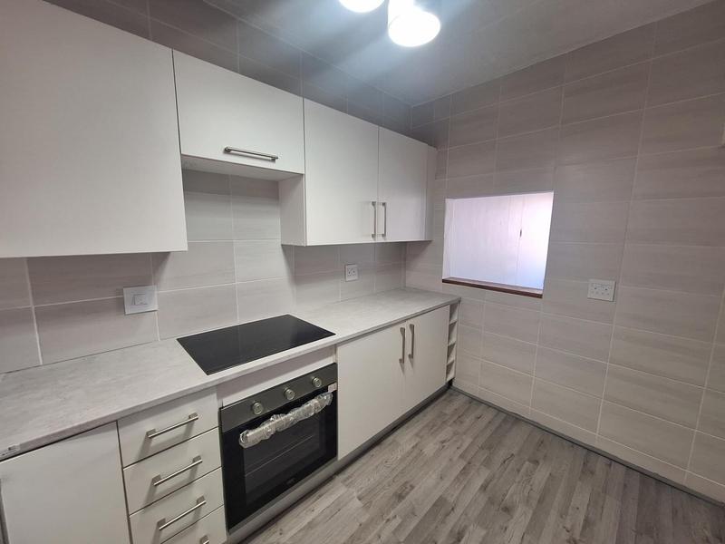 1 Bedroom Property for Sale in La Montagne Gauteng