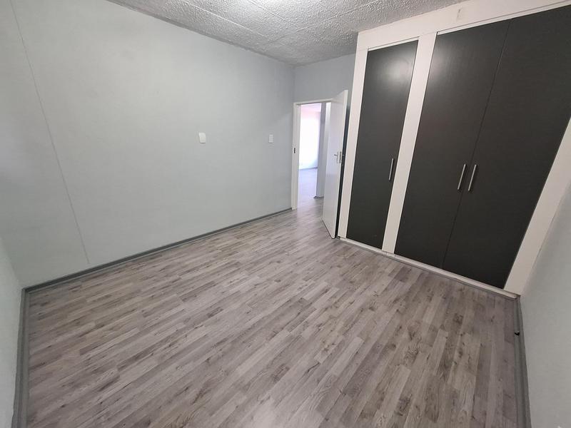 1 Bedroom Property for Sale in La Montagne Gauteng