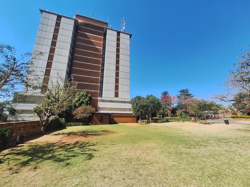 1 Bedroom Property for Sale in La Montagne Gauteng