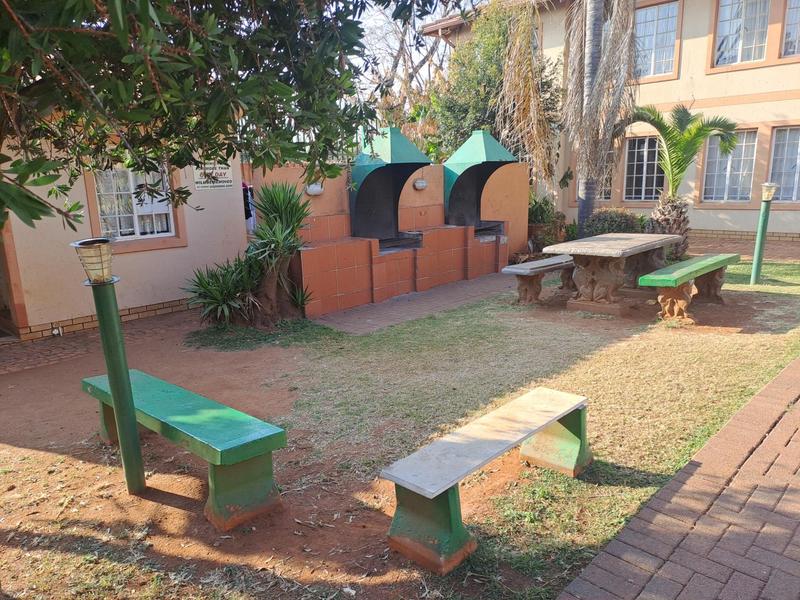 2 Bedroom Property for Sale in Bezuidenhout Valley Gauteng