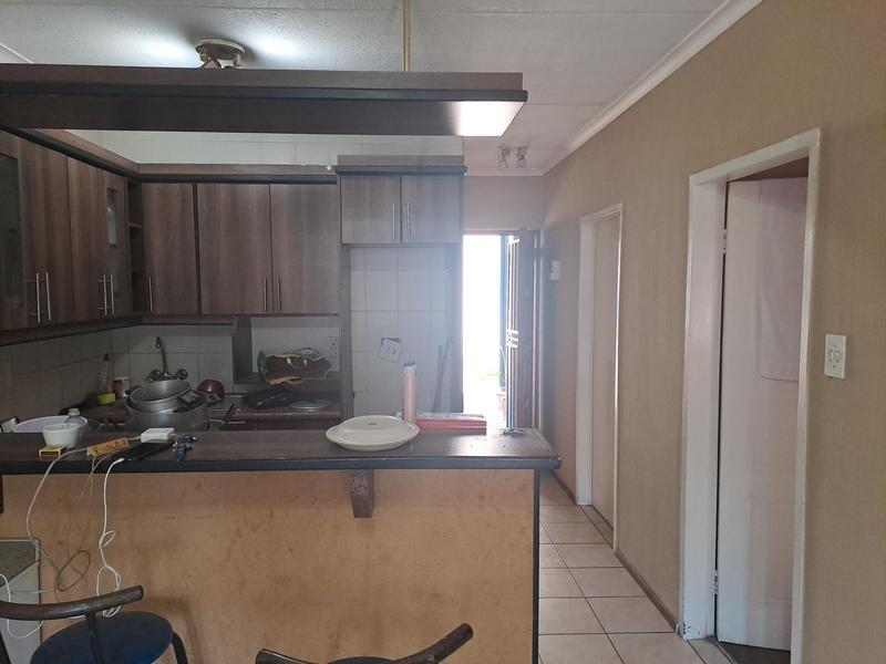 2 Bedroom Property for Sale in Bezuidenhout Valley Gauteng