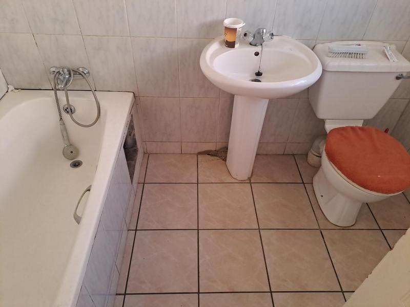 2 Bedroom Property for Sale in Bezuidenhout Valley Gauteng
