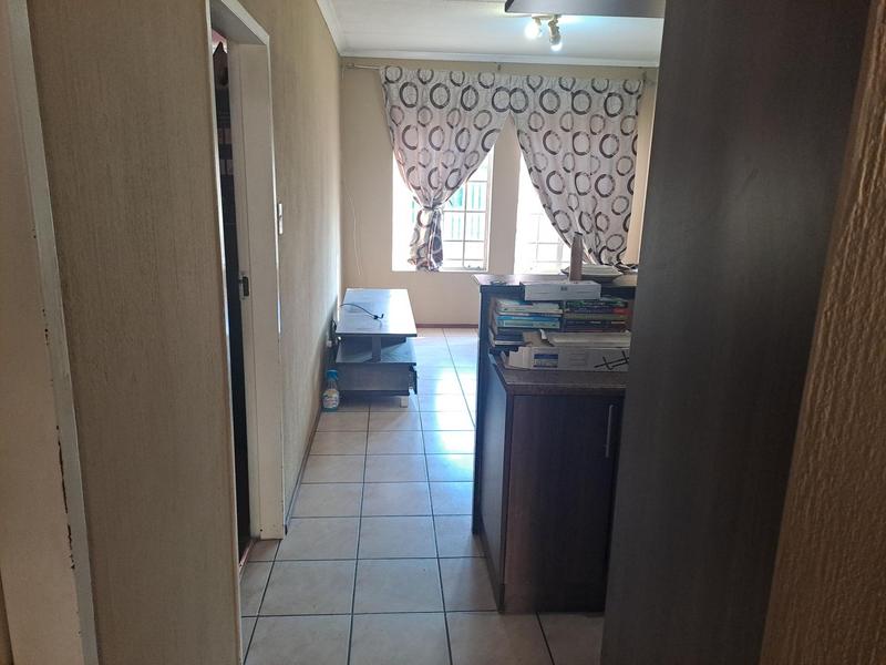 2 Bedroom Property for Sale in Bezuidenhout Valley Gauteng