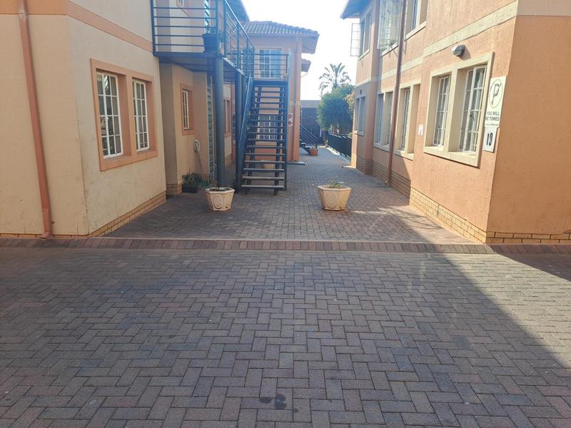 2 Bedroom Property for Sale in Bezuidenhout Valley Gauteng