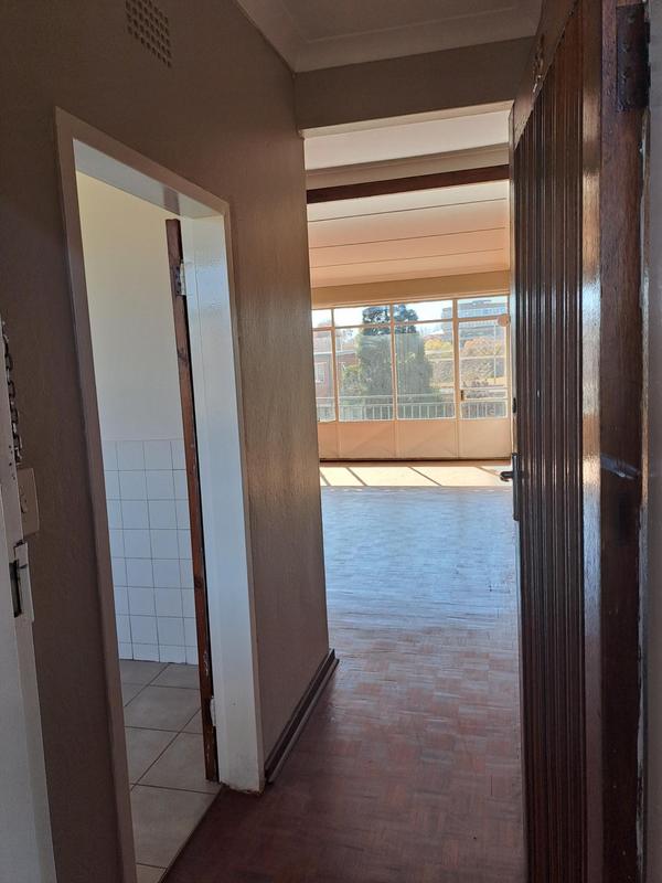 2 Bedroom Property for Sale in Florida Lake Gauteng
