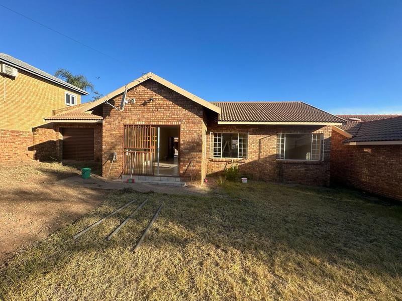 3 Bedroom Property for Sale in Thatchfield Gauteng
