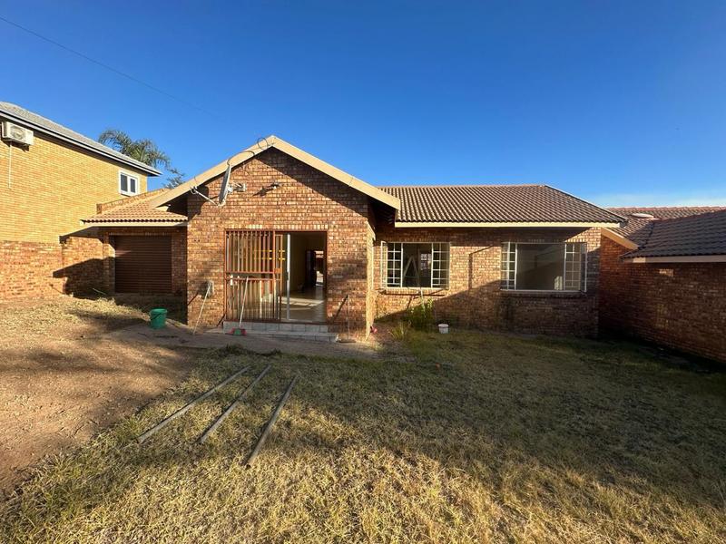 3 Bedroom Property for Sale in Thatchfield Gauteng