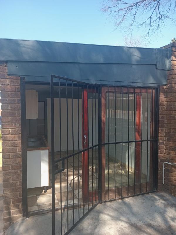 To Let 1 Bedroom Property for Rent in Terenure Gauteng